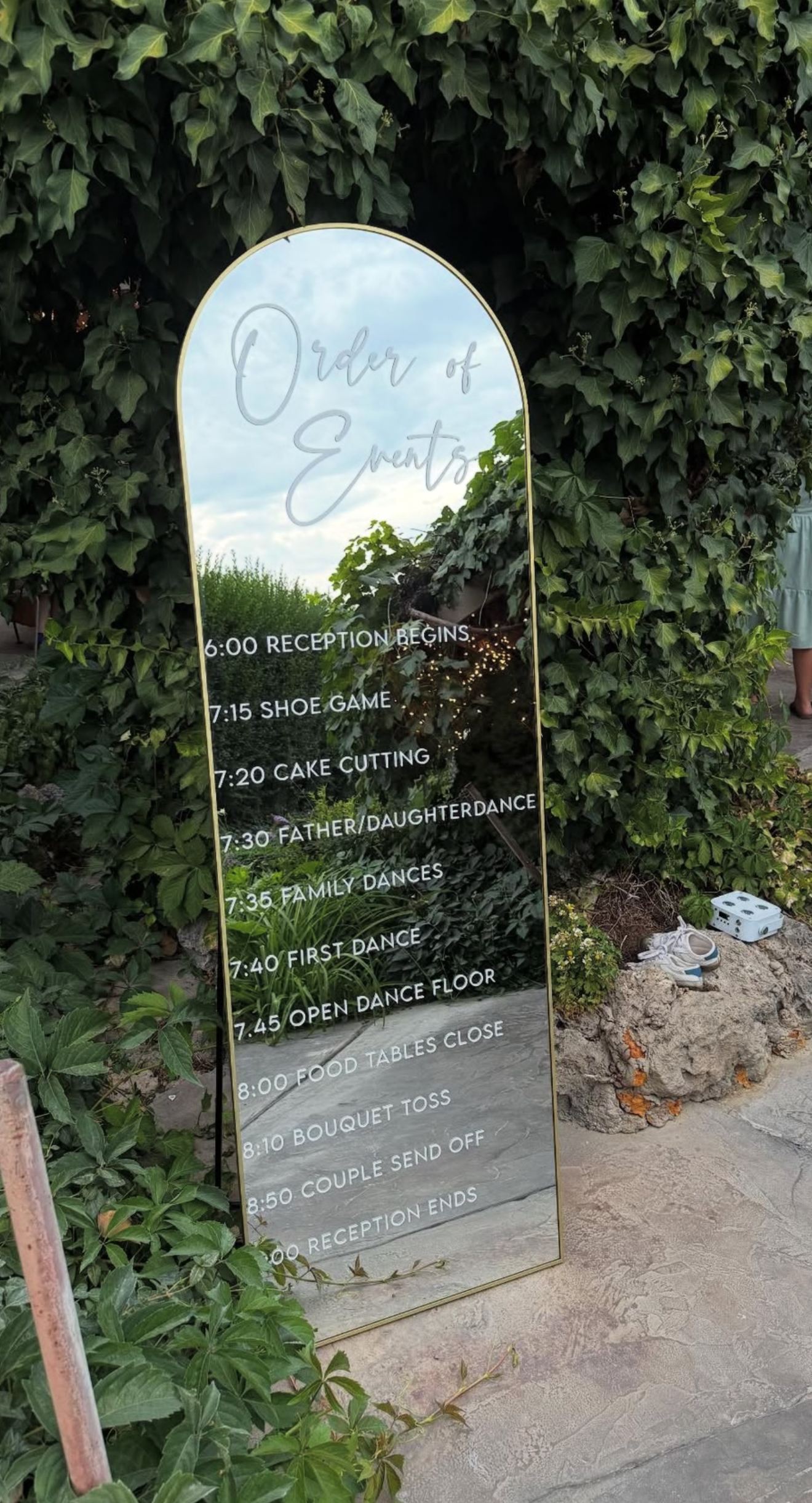 Mirror order of events sign